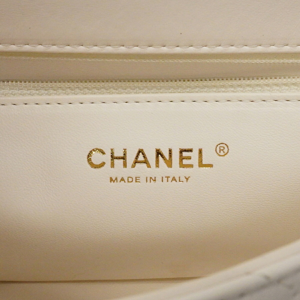 Chanel Matelassé Chain Shoulder Handbag, Lambskin, White/Champagne, 2-way Bag... - Picture 5 of 11